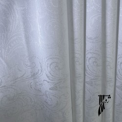 در نور شب